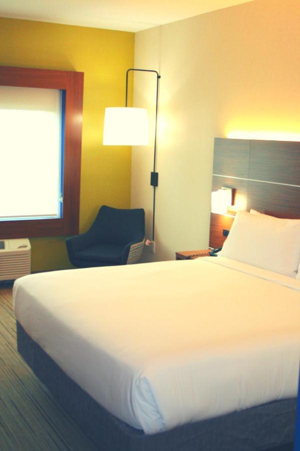 Holiday Inn Express Hotel & Suites Marina By Ihg Esterno foto