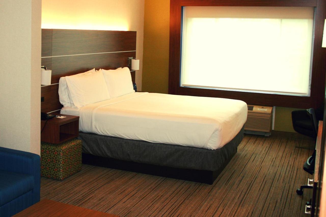 Holiday Inn Express Hotel & Suites Marina By Ihg Esterno foto